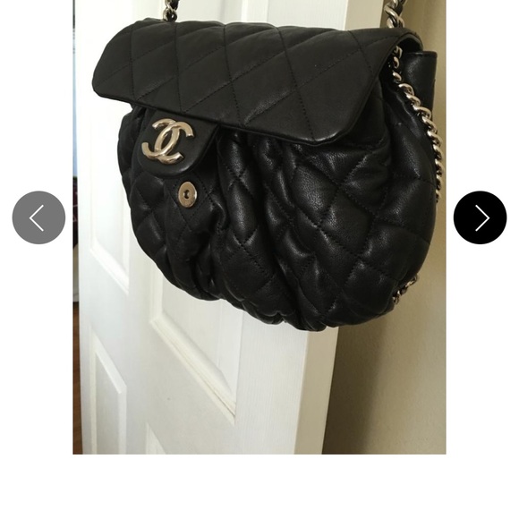 100% Authentic Chanel Chain Around Bag - Picture 2 of 13